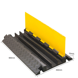 Protezione per cavi in gomma e plastica per passerelle per cavi a 3 canali per impieghi gravosi - Product Image 1