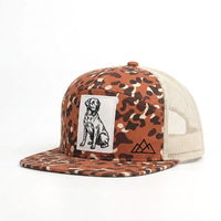 Casquette de baseball trucker 7 panneaux personnalisée avec logo tissé, dos en maille, visière plate, motif camouflage, couronne haute, fermeture snapback