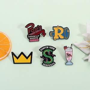South Side Serpents Émail Pin Série TV Inspiré Broches Revers Badge Sac À Dos Bijoux Cadeau pour Amis En Gros - Product Image 2