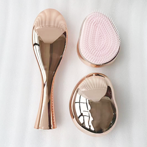 Peigne Démêlant et <span class=keywords><strong>Brosse</strong></span> à <span class=keywords><strong>Cheveux</strong></span> de Massage <span class=keywords><strong>pour</strong></span> <span class=keywords><strong>Cheveux</strong></span> <span class=keywords><strong>Bouclés</strong></span>, Usage Professionnel en Salon de Coiffure ou Barber Shop, Personnalisable avec Logo - Product Image 1