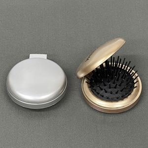 Op Maat Gemaakte Opvouwbare <span class=keywords><strong>Pop</strong></span>-Up Haarborstel Met Spiegel Matte Gouden En Zilveren Zakmassageborstel - Product Image 3