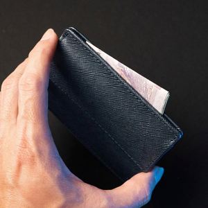 Wholesale <b>Clutch</b> <b>Wallet</b> Genuine Leather Handmade Bag With Metal Logo for Girls Credit Card Holder Blocking - Product Image 4