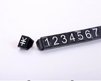 Cube de prix transparent en PP en gros avec logo personnalisé pour surface chromée, facile à assembler, présentoir de bureau, emballé en carton