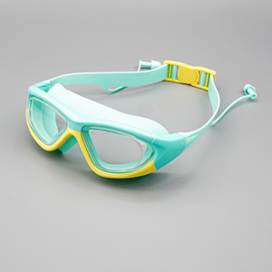 نظارات سباحة احترافية للأطفال من السيليكون الناعم مضادة للضباب مع سدادات أذن وإطار كبير لحماية العينين أثناء السباحة بسعر رخيص - Product Image 2