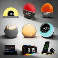Multifunctionele houten bureau wekker FM radio 10W draadloze oplader LED digitaal display 12/24 uur systeem snooze functie BT5.0