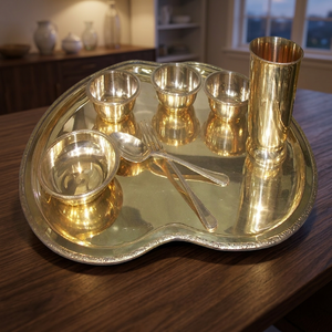 Juego de Vajilla de Latón con Incrustaciones de Oro Ecológicas en Forma de Corazón, Incluye 3 Tazones, 1 Vaso, 1 Plato, 1 Cuchara, 1 Tenedor - Product Image 2