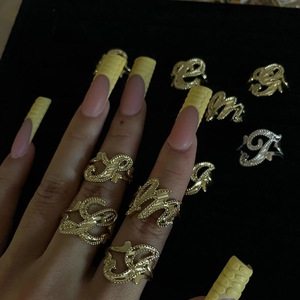 Cincin huruf inisial hati pribadi pelat nama cincin jari nama kustom hadiah perhiasan wanita - Product Image 1