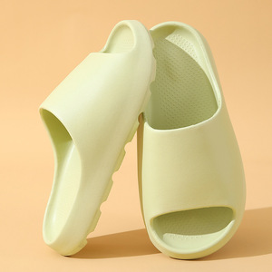 Sandales <span class=keywords><strong>de</strong></span> <span class=keywords><strong>bain</strong></span> antidérapantes à semelle épaisse et durables pour hommes et femmes, vêtements d'intérieur et d'extérieur pour tous, doux, été, printemps et automne - Product Image 4