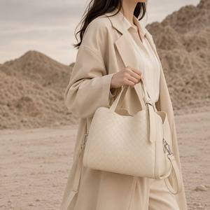Usine Custom Cuir Tressé Poignée Nouée Noir Panneau Bande Amovible Minimaliste <span class=keywords><strong>Sac</strong></span> Femme Seau - Product Image 3