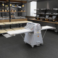 Machine à pâte automatique de type table pour la fabrication de beignets, mini laminoir à pâte, équipement pour la margarine, ligne de production pour croissants