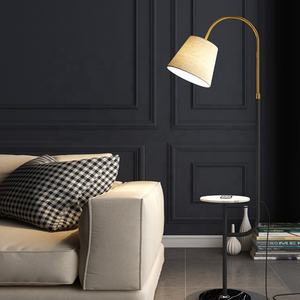 Nordique Décor <span class=keywords><strong>À</strong></span> La Maison Lamparas De Pie Chevet Moderne Hôtel De Luxe Salon Chambre Or Led Arche Lampadaire Avec Table - Product Image 2