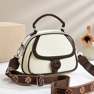Sac bandoulière élégant bicolore pour femme, petit sac à l'épaule pour tenues quotidiennes, sacs tendance été 2025 - Product Image 2