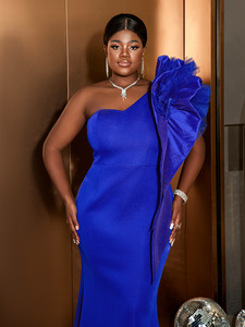 Vente en gros de robe de soirée de soirée maxi plissée à une épaule élégante bleue - Product Image 4