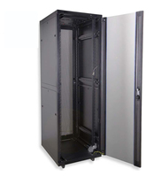 Armoire de serveur réseau d'entreprise 42U, 19 pouces, matériau SPCC standard, capacité de charge de 1300 kg, protection IP20, norme IEC297-2