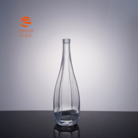 750ml waterdruppelvormige glazen fles, helder glas, verticaal gefacetteerd, lege glazen fles voor wodka, brandewijn, wijn, met kurk.