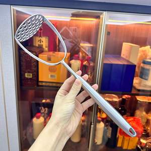 Écrase-pommes de terre domestique avec manche en bois, hachoir manuel multifonction pour purée de bébé, citrouille, patate douce - Product Image 2