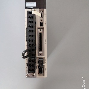 Controlador de Servomotor Yaskawa SGDV-2R8A01B AC 230V para Servomotores - Product Image 1