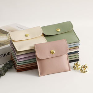 ขายส่ง 40 ชิ้น กระเป๋าใส่เครื่องประดับ PU กระเป๋าหนังคุณภาพสูงพร้อมกระดุม สร้อยคอ แหวน ต่างหู กระเป๋าแพคเกจ ไม่มีโลโก้ - Product Image 2