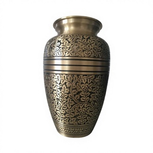 Urna Funeraria Ecológica de Latón Macizo Hecha a Mano, Estilo Europeo, con Diseño Floral Grabado a Mano para Cenizas de Mascotas o Adultos - Product Image 1