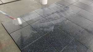 Нескользящие резиновые листы обеспечивают устойчивость на палубах лодок при любых погодных условиях - Product Image 5