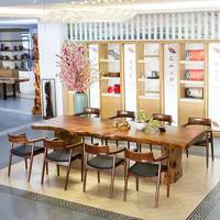 Luxuriöses Massivholz Modernes Esszimmer-Set mit Tisch und Stühlen für Apartments und Hotels