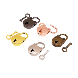 Cadenas en forme d'ours en métal avec serrure à clé sac à main - Product Image 1