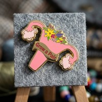 Broche en métal émaillé dur électroplaqué, motif utérus floral, avec citation 'Grow Pair', pour infirmière féministe, sensibilisation à la santé des femmes, style antique