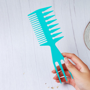 Pettine da Barbiere 3-in-1 per Uomo, Pettine a Forchetta per Capelli, Pettine a Denti Larghi in Plastica Colorata di Alta Qualità, Personalizzabile con Logo - Product Image 3