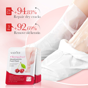Masque exfoliant pour les pieds à la cerise et au niacinamide, éclaircissant et hydratant, gants et chaussettes SPA naturels à la cerise fraîche, vente chaude - Product Image 6