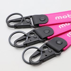 Porte-clés personnalisé de haute qualité avec logo tissé, idéal pour les événements technologiques et les salons professionnels – Cadeau promotionnel - Product Image 4