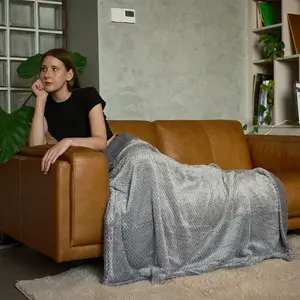 现代风格灰色大尺寸电视沙发法兰绒夏尔巴扔毯沙发批发双层珊瑚绒扔毯
