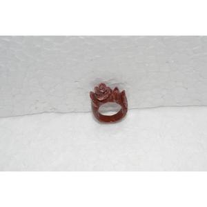 แหวนพลอยแกะสลักจากหินแจสเปอร์สีแดงธรรมชาติที่งดงามและสง่างาม - Product Image 1