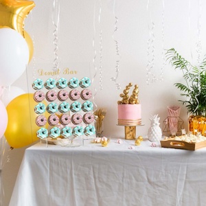 Support mural moderne en acrylique transparent de luxe, anti-rouille, avec revêtement UV, pour présentation de donuts, écologique, personnalisable pour fêtes et mariages - Product Image 6
