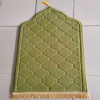 Tapis de sol antidérapants souples en relief à poils courts de couleur unie de forme spéciale Tapis de prière en flanelle irrégulière pour expédition transfrontalière