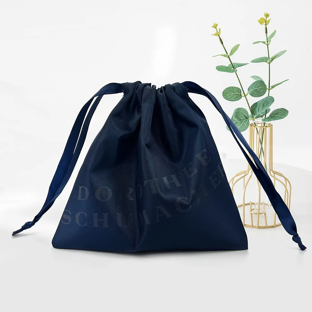 SA8000 gros logo personnalisé pochette en soie bleu foncé cordon satin sacs à poussière pour cosmétique