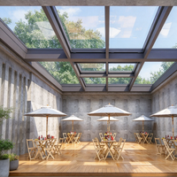 Couverture de piscine motorisée rétractable moderne en verre Low-E étanche de style chinois, avec cadre en alliage d'aluminium, pour extérieur et sous-sol