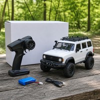 Yetişkinler İçin RC Oyuncaklar 4WD Uzaktan Kumandalı Beyaz Kompakt SUV Hobi Seviyesi Hediye Arazi Aracı EN71 CE Onaylı