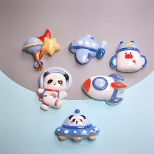 100 Piezas/Bolsa de Dijes de Resina con Temática de Naves Espaciales, Adorables Cuentas de Panda, Cohete y Planeta para Decorar Fundas de Teléfono y Horquillas para el Cabello - Product Image 2