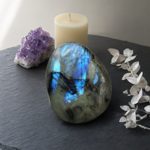 Pierres de palmier en labradorite avec un magnifique éclat bleu - cristal/chakra/reiki/énergie de guérison - 2,5 - 3 pouces et poids de 100-120 grammes - Product Image 3