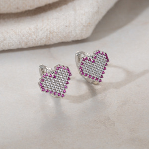Boucles d'oreilles en forme de cœur en zircon pour femmes, micro-incrustation de diamants, design de luxe léger, bijoux pour le quotidien - Product Image 2