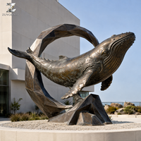 Escultura de ballena de bronce fundida a mano, estatua de animal marino con patina antigua para parques costeros, resorts, plazas y jardines.