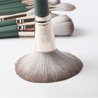 Ensemble de 14 pinceaux de maquillage, manche vert, virole en aluminium argenté, étui en cuir PU, 2025, nouveau, tendance, haute qualité, vente en gros, beauté