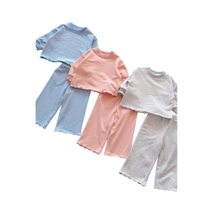 NUOVO Design Autunnale Set di Abbigliamento per Bambine 2 Pezzi in Cotone Tinta Unita con Felpa a Balze e Pantaloni - Product Image 2