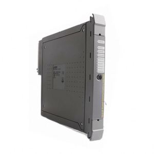 Module d'interface de communication d'automatisation en aluminium ICS Triplex T8121 fiable avec deux ports Ethernet et quatre ports série - Product Image 1
