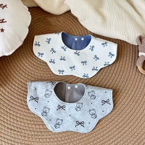 Bavoir imperméable double face en forme de pétale de fleur pour bébé, serviette en coton pour nouveau-né, anti-vomissement, toutes saisons - Product Image 5