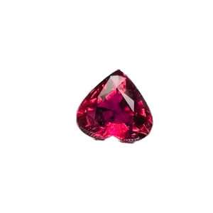 Gema de Rubelita Natural con Corte en Forma de Corazón, Certificada por IGI, Tratada con Calor, Calidad AAA, Brillo AAA, Color Rojo Excelente, Corte Perfecto - Product Image 1