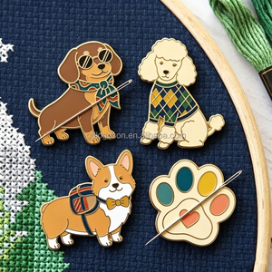 Porte-aiguilles magnétique en métal émaillé personnalisé, robuste, avec motifs animaux (Caniche, <span class=keywords><strong>Corgi</strong></span>, Bouledogue), en gros, pour broderie en usine - Product Image 1