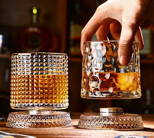 Vaso Giratorio de Whisky de Lujo - Vaso Giratorio con Base de Cristal y 8 Texturas, Vaso Resistente de 270 ml para Bar en Casa - Product Image 1