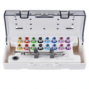 Kit de tournevis universel pour implants OPTITECH HEALTHCARE, kit de clé dynamométrique pour implants dentaires autoclavable, couple réglable de 10 à 70 Ncm - Product Image 1