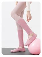Chaussettes Pilates à lacets pour femmes Chaussettes de yoga sportives antidérapantes roses à cinq doigts